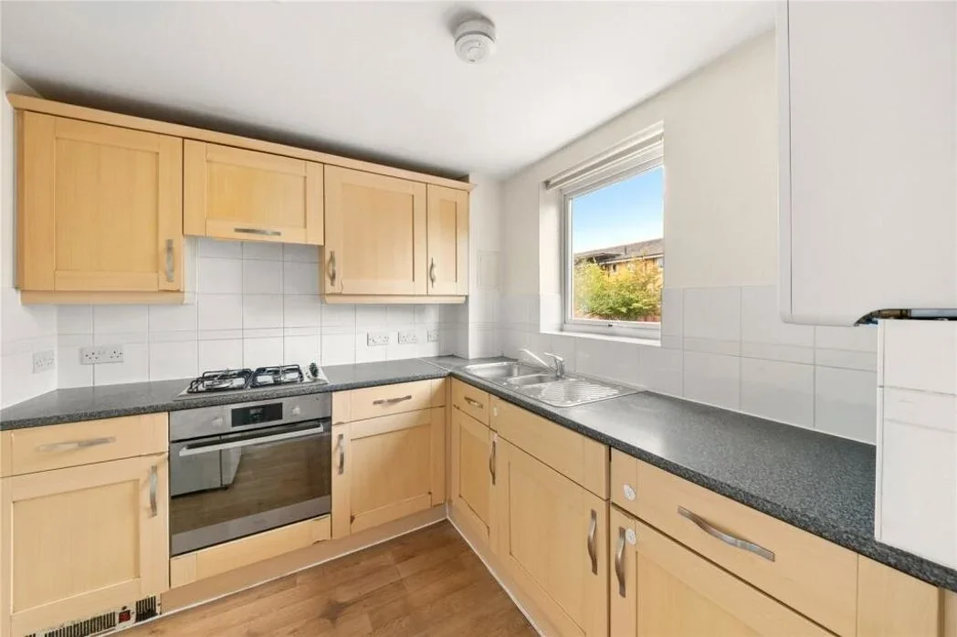 Flat Admiralty Close in Greater London