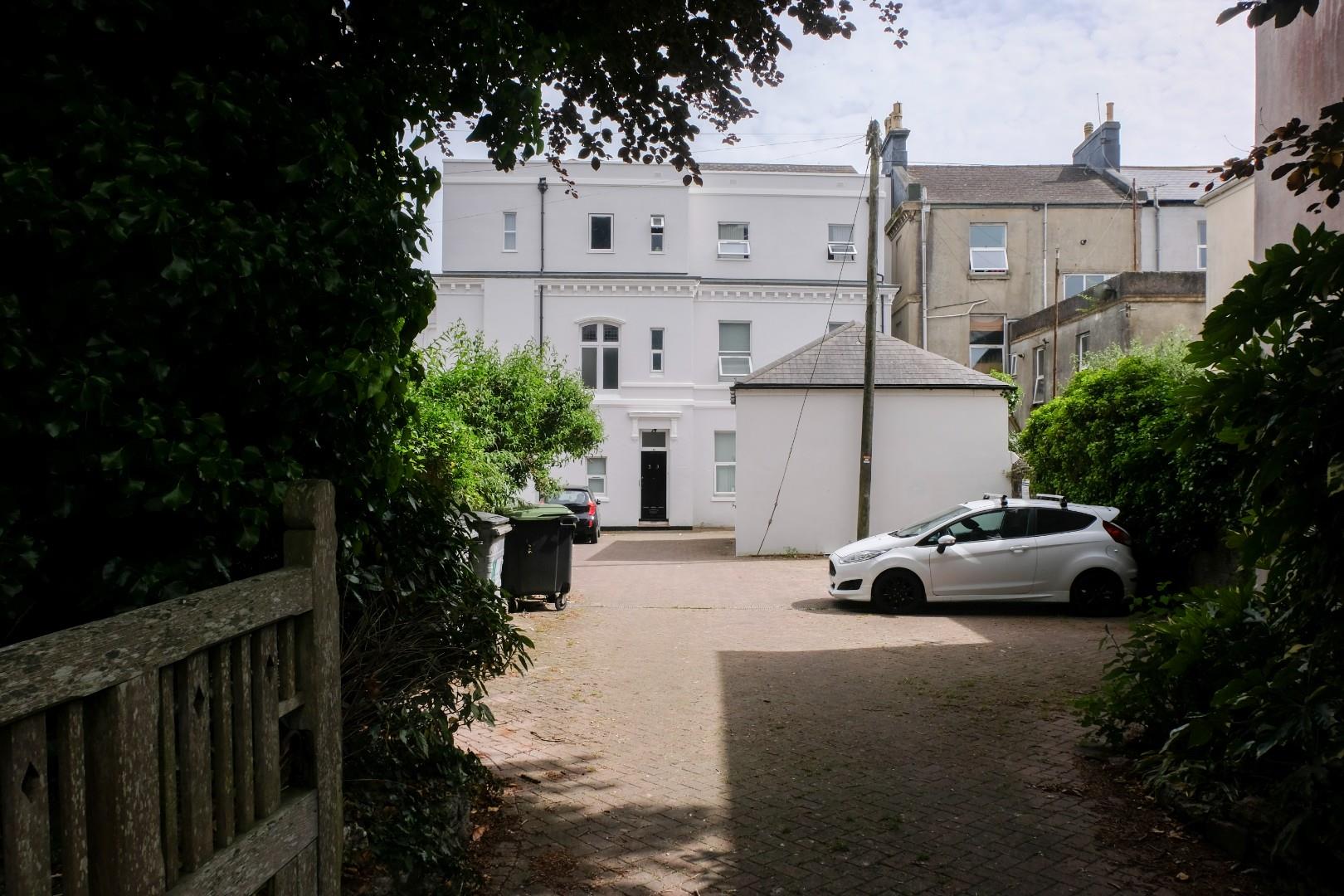 Flat Lisson Grove in Plymouth