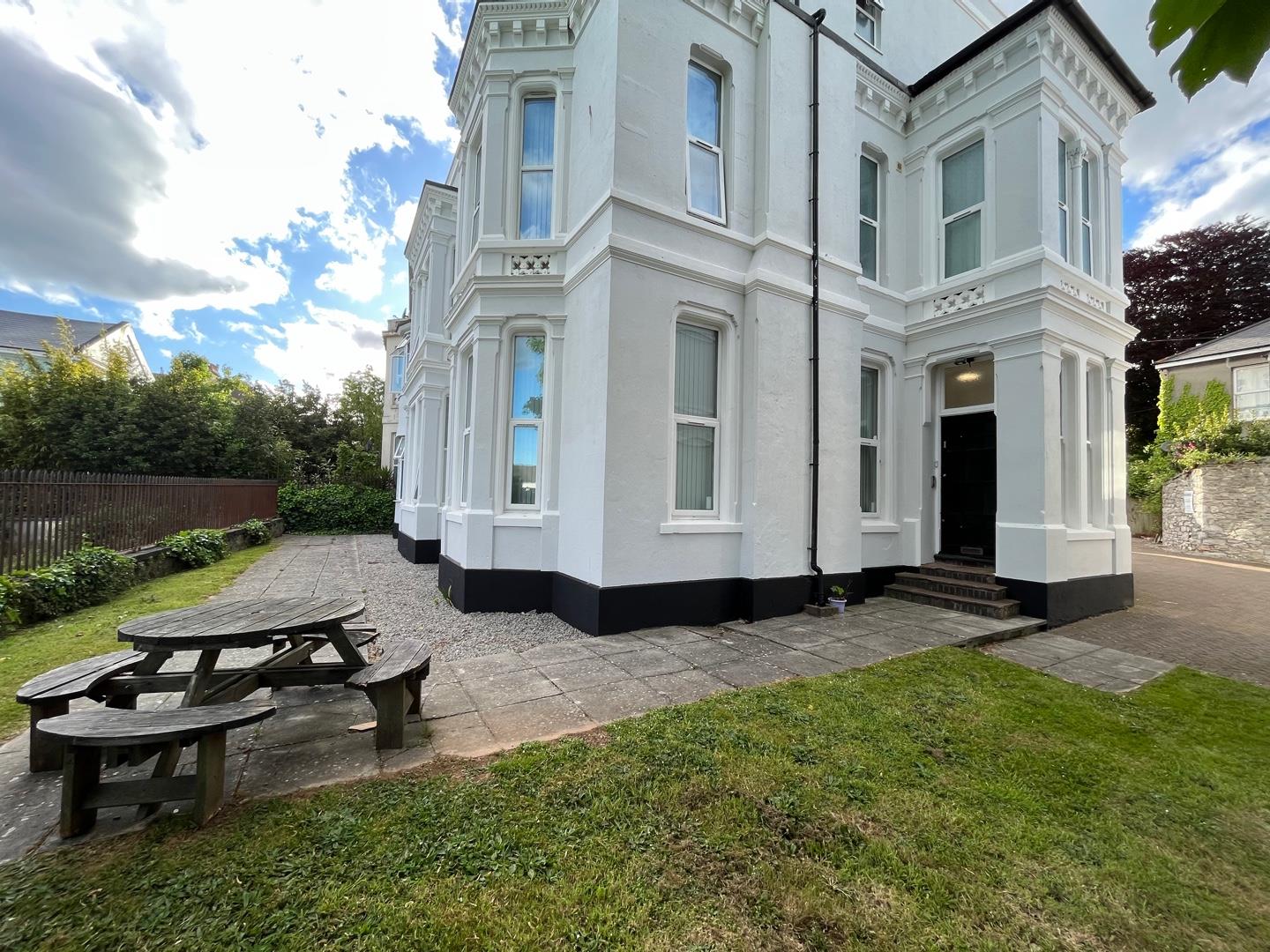 Flat Lisson Grove in Plymouth