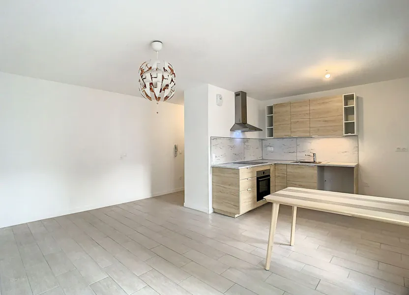 Flat Rue Maurice Déménitroux in Créteil