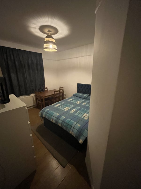 Room Harlescott Road in Greater London