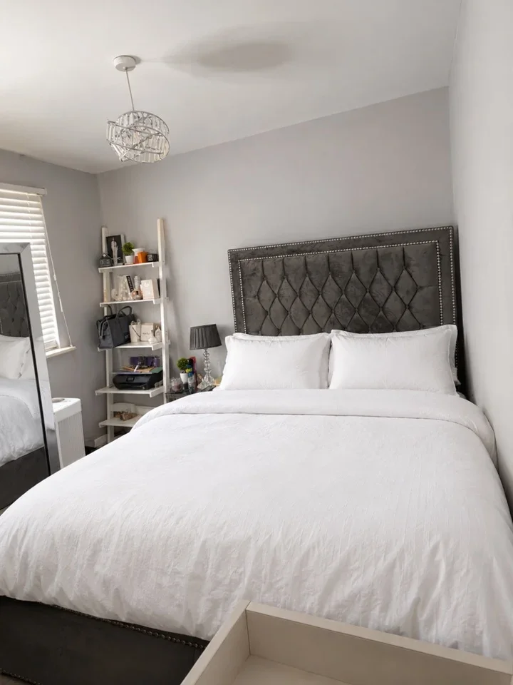 Room Longmarsh Lane in Greater London