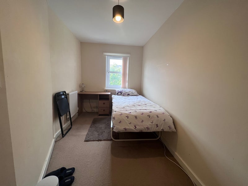 Room Blue Moon Way in Manchester