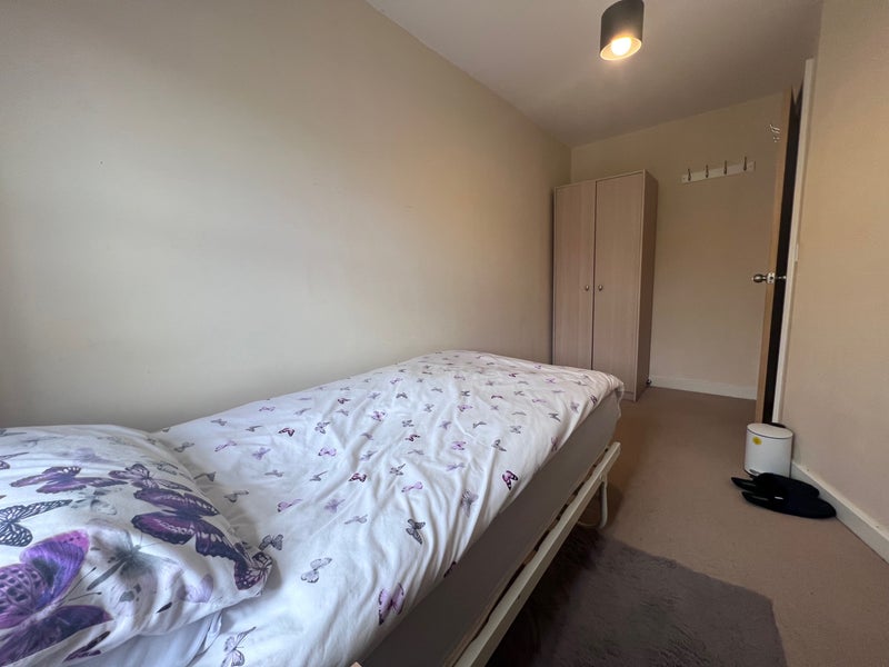Room Blue Moon Way in Manchester