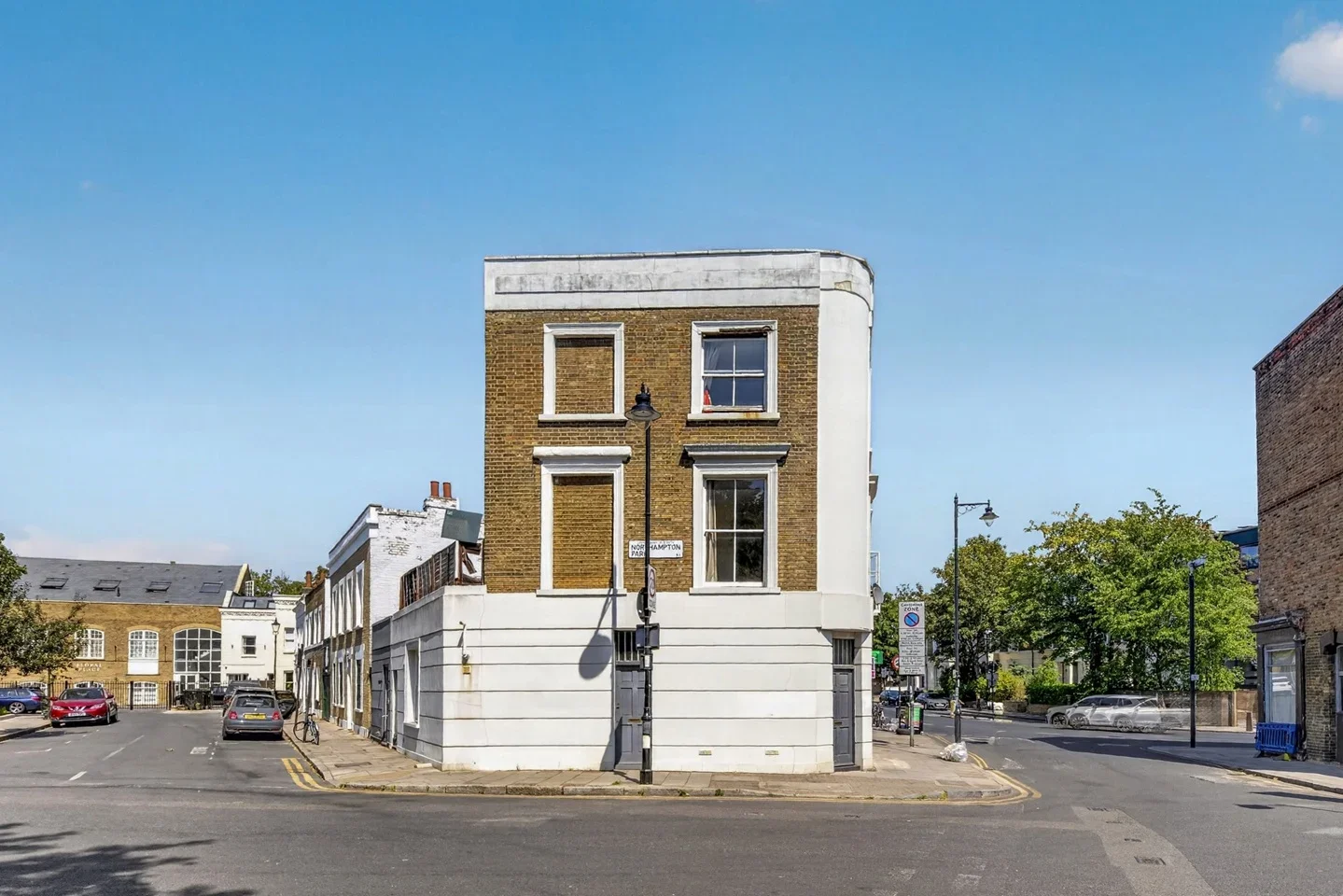 Flat Newington Green Road in Greater London