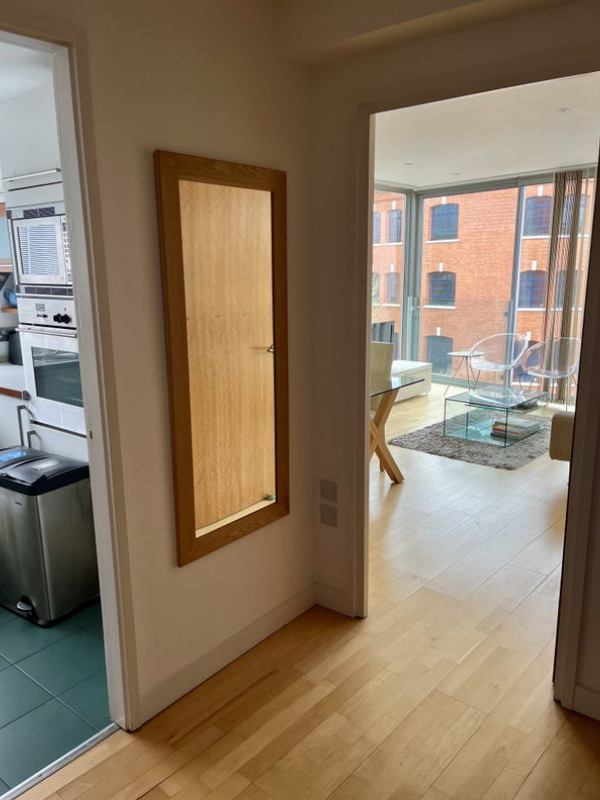 Room Tanner Street in Greater London
