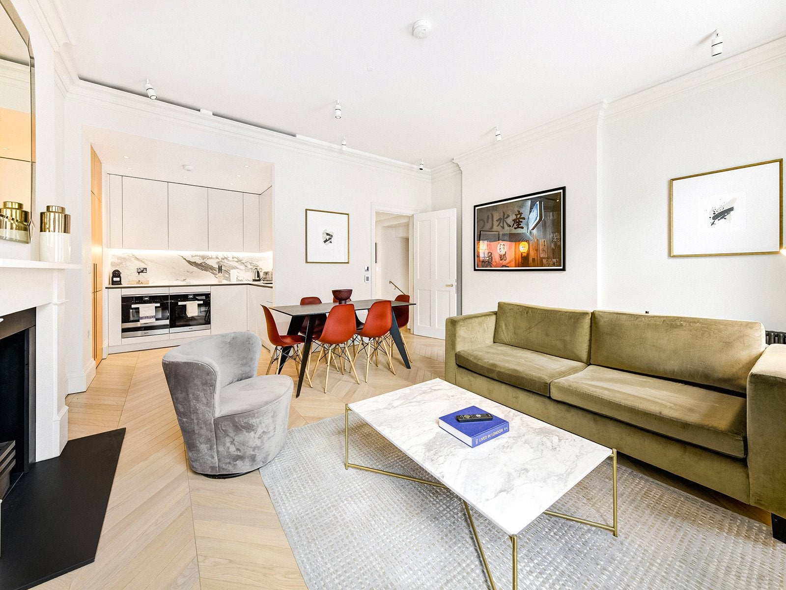 Flat Floral Court in City of Westminster
