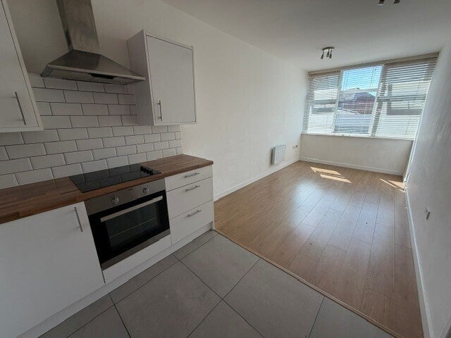 Flat Oxford Street in Wyre Forest