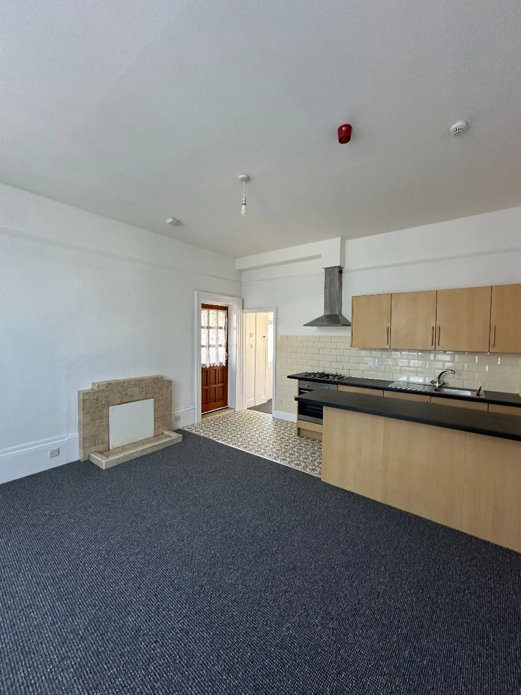 Flat Cromwell Parade in Scarborough