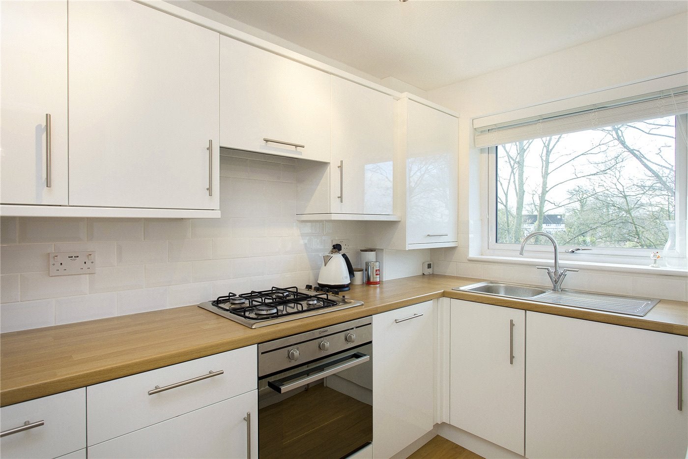 Flat Eskmont Ridge in Greater London