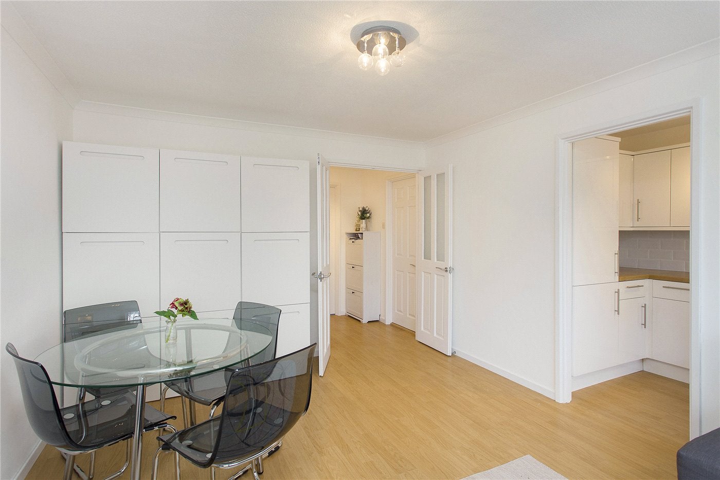 Flat Eskmont Ridge in Greater London