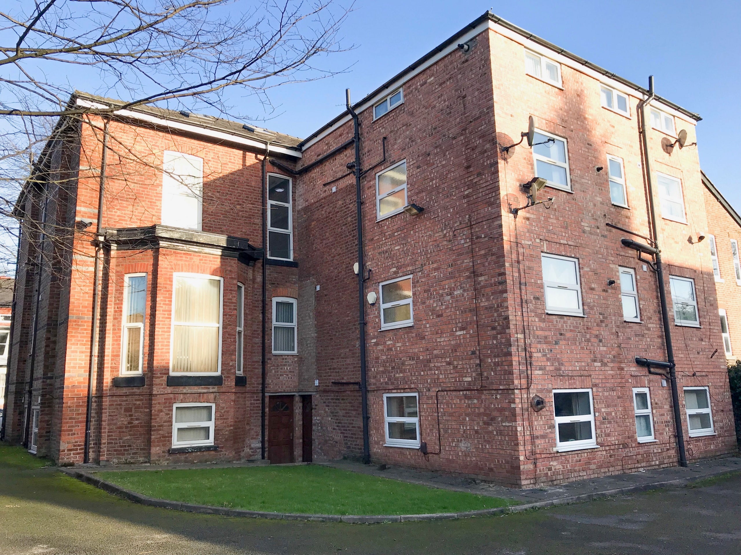 Flat Derby Road in Manchester