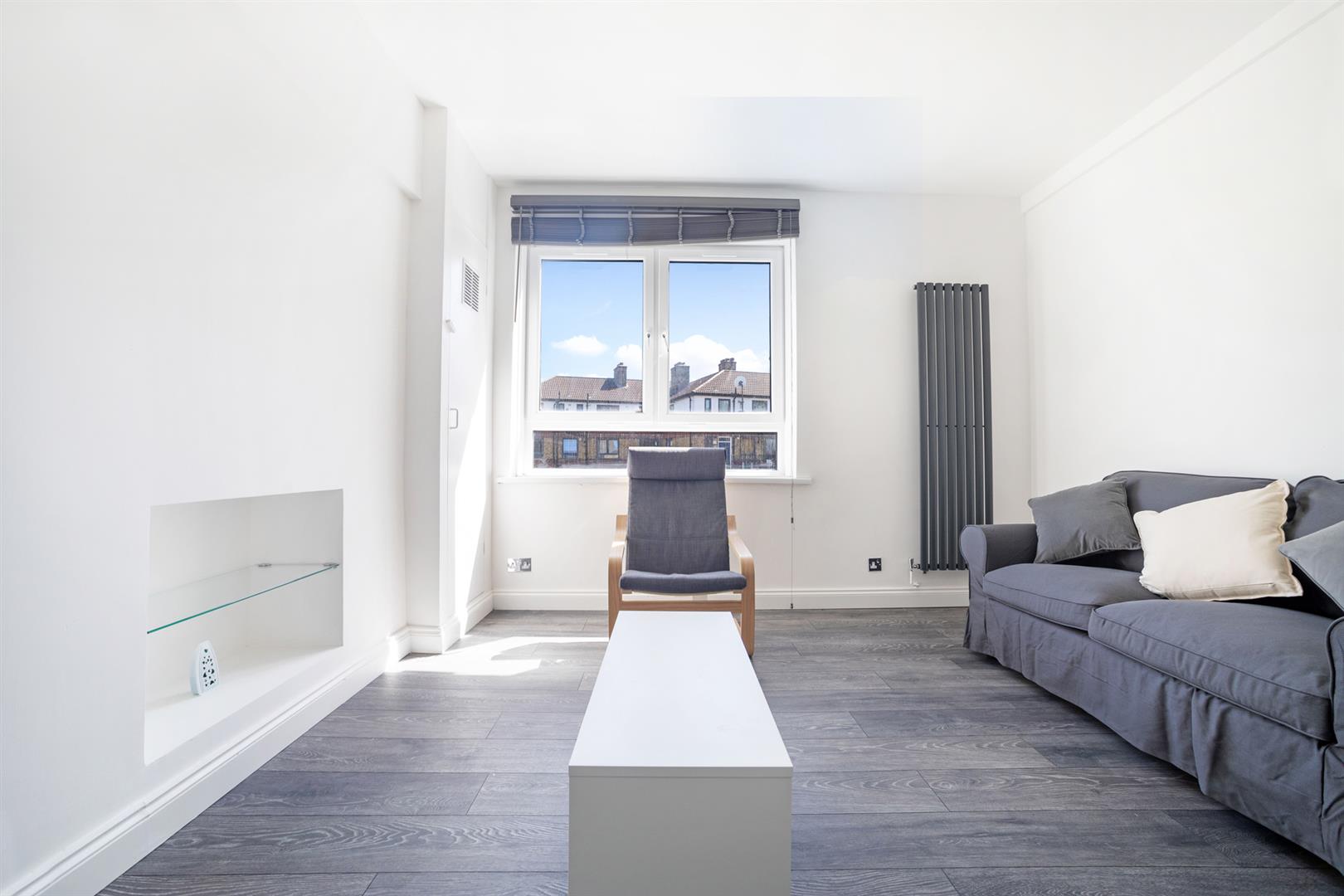 Flat Weston Street in Greater London