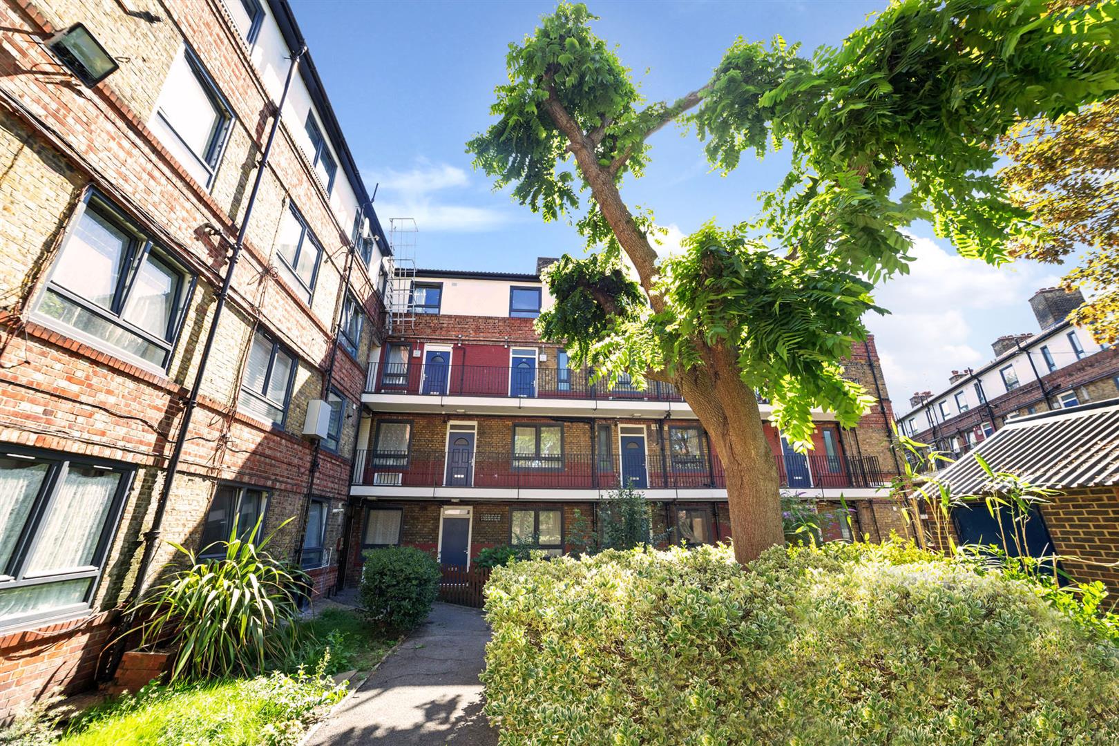 Flat Weston Street in Greater London