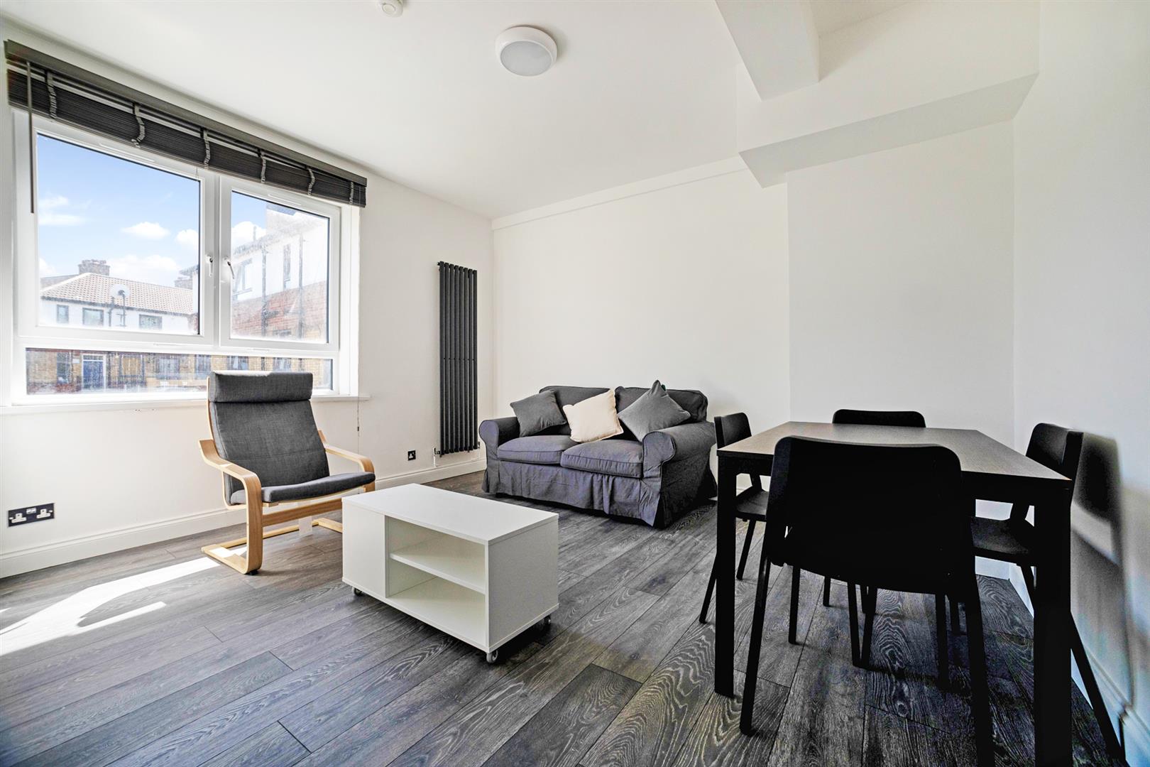 Flat Weston Street in Greater London