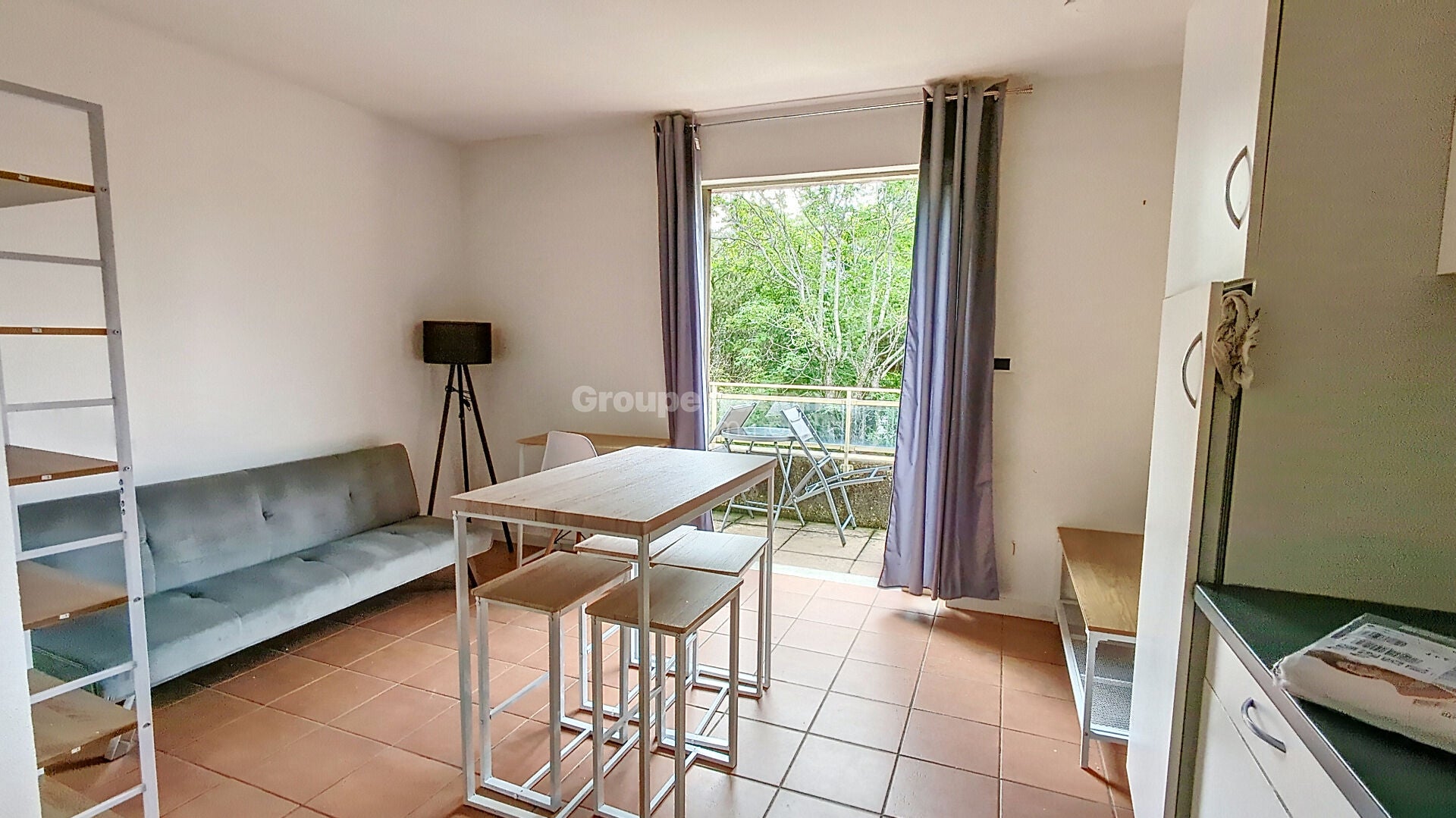 Appartement Avenue Jean Jaurès à Sainte-Cécile-les-Vignes