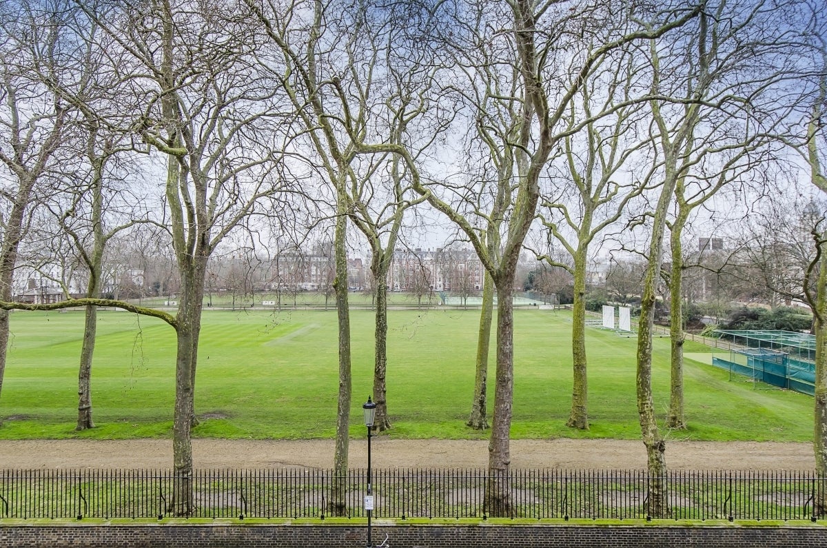 Flat Ormonde Gate in Greater London