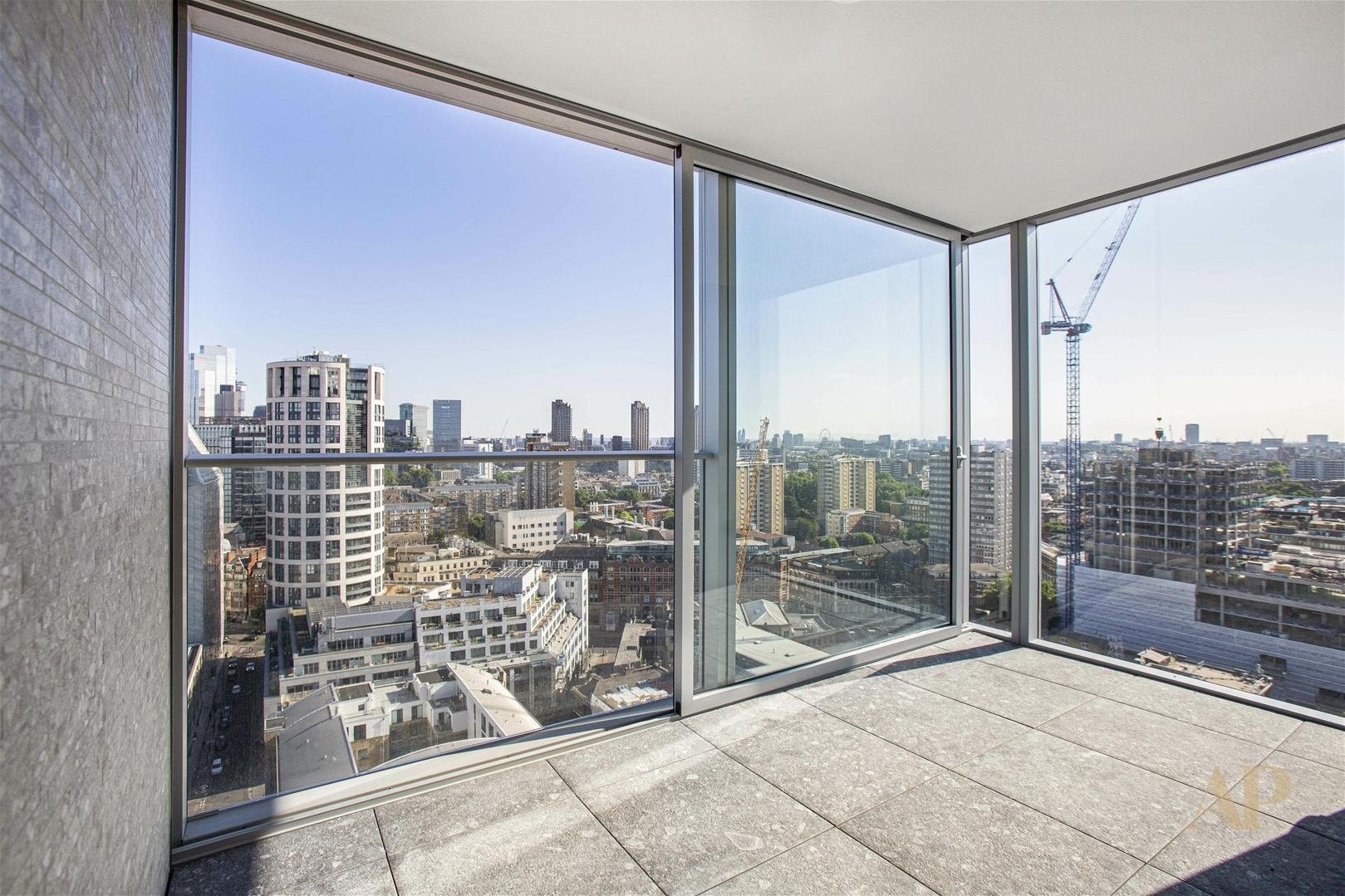Flat Nile Street in Greater London