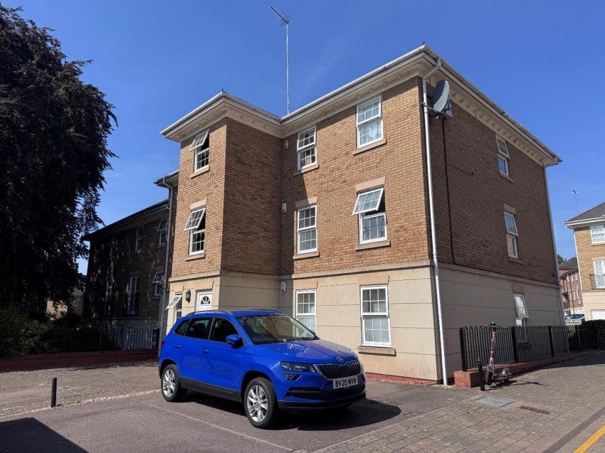 Flat Scholars Court in Northampton