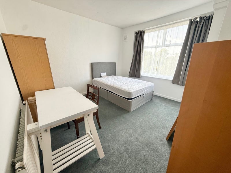 Room Higham Road in Greater London