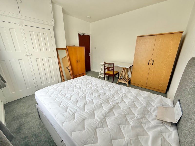 Room Higham Road in Greater London