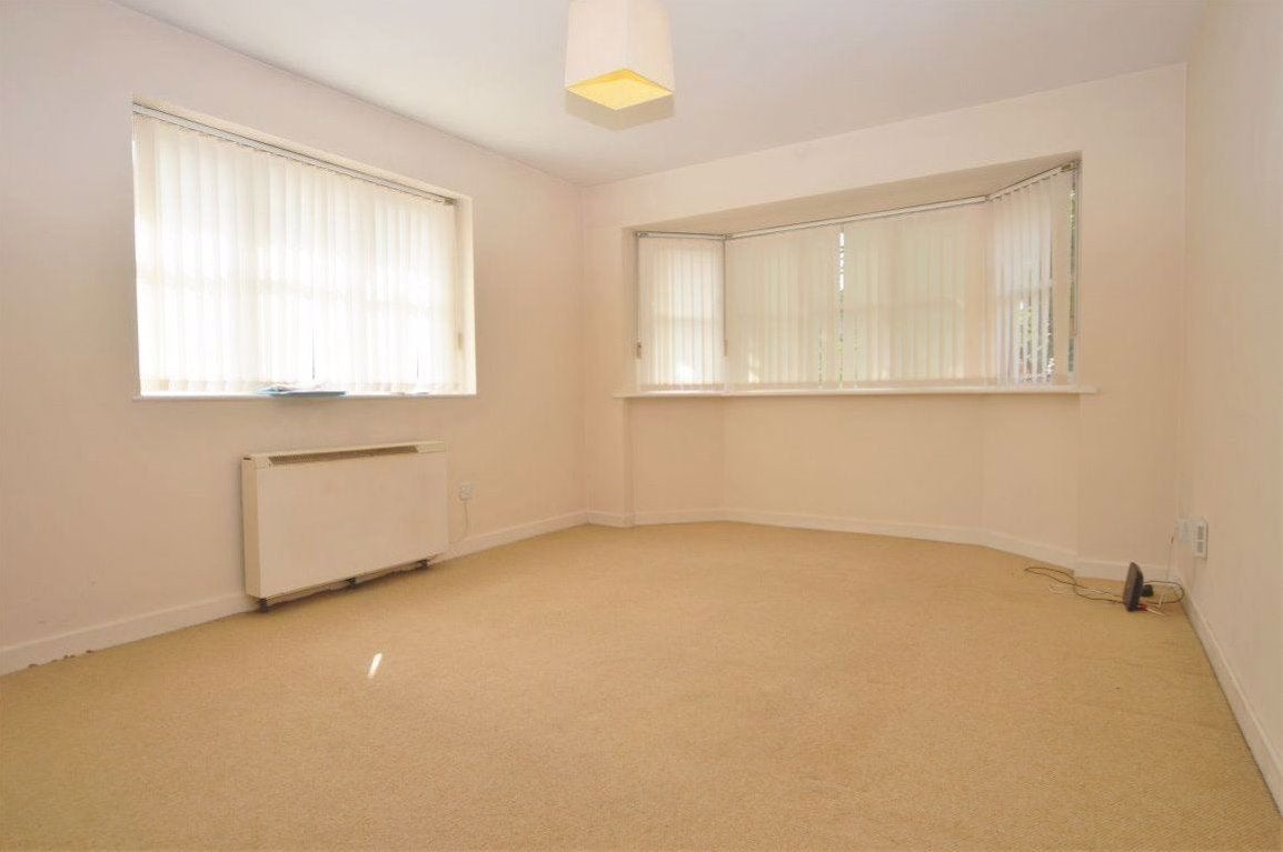Flat Beaconsfield Road in St Albans