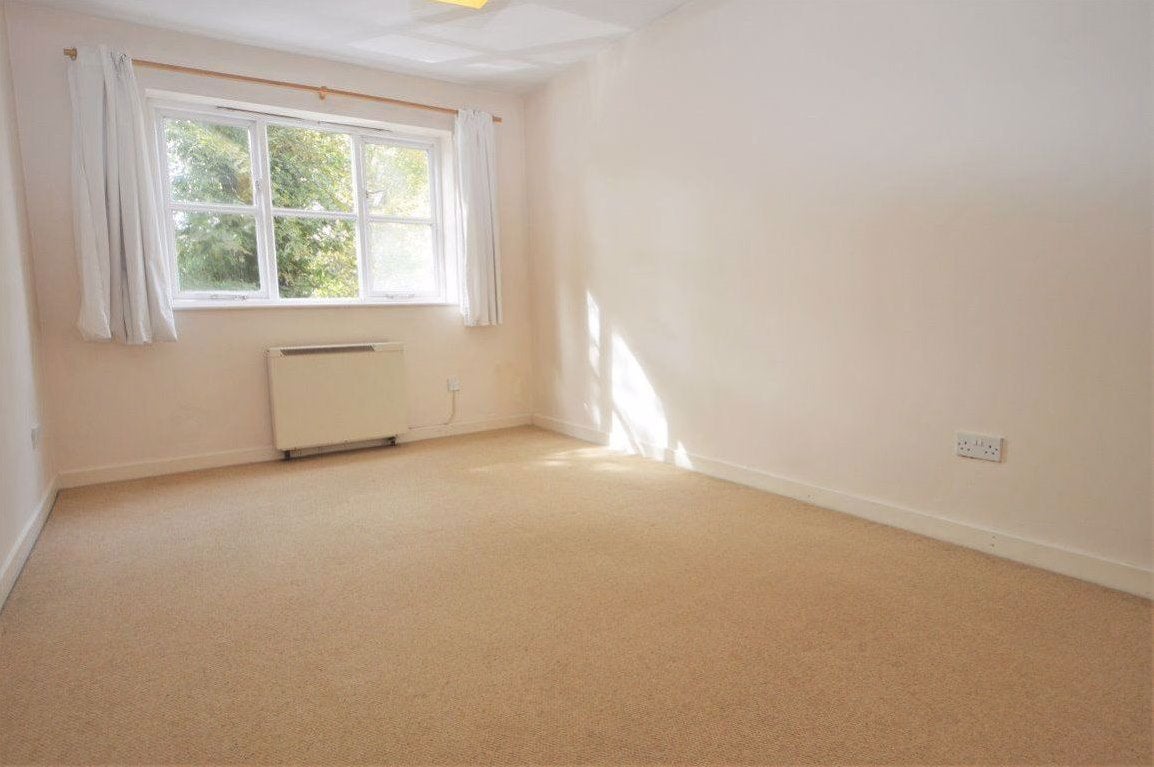 Flat Beaconsfield Road in St Albans