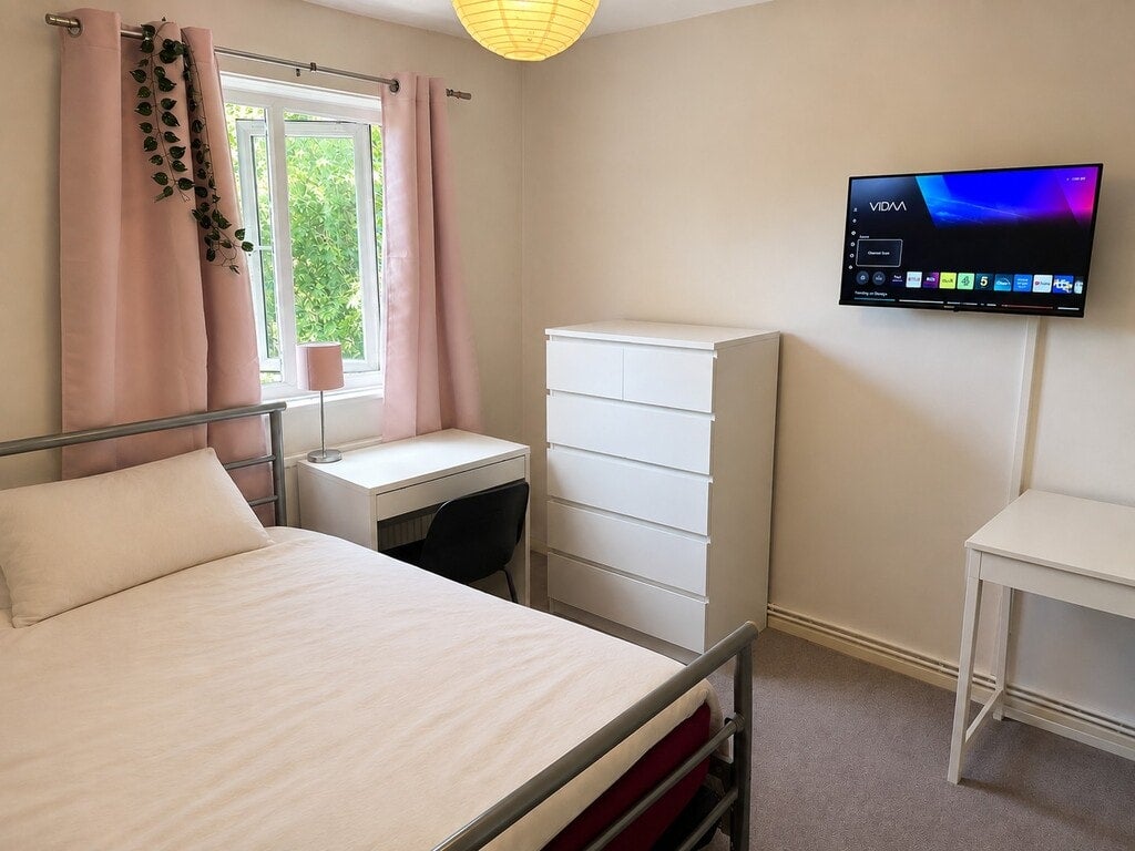Room Beaumont Square in Greater London