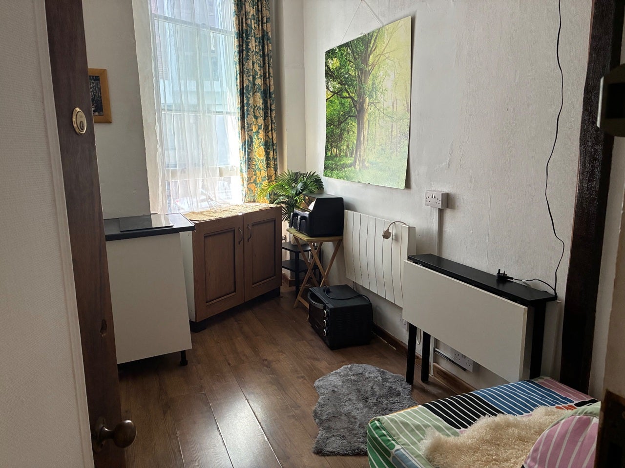 Flat Hogarth Road in Greater London