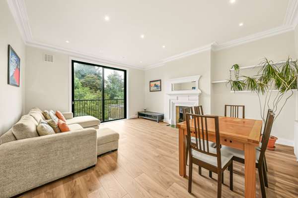 Flat Aylestone Avenue in Greater London