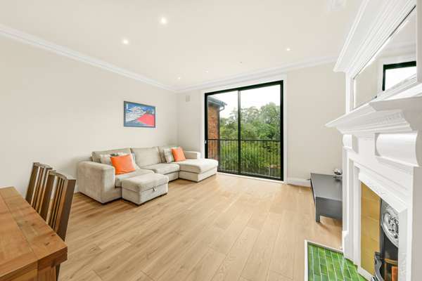 Flat Aylestone Avenue in Greater London