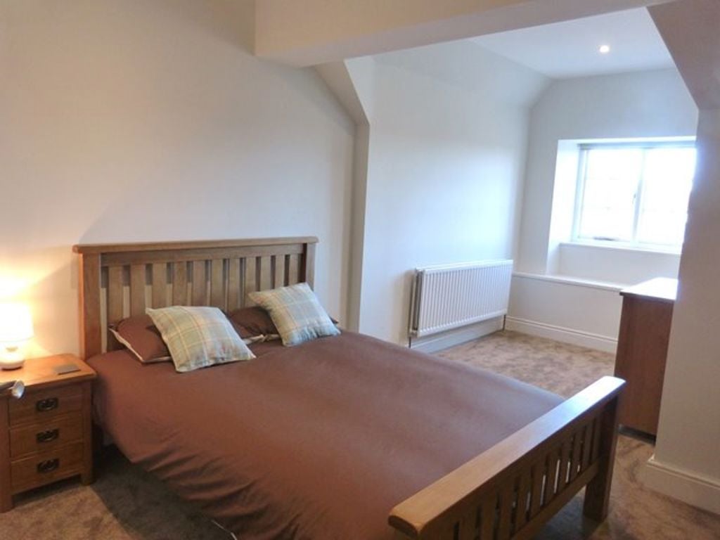Flat Victoria Road in Barrow-in-Furness
