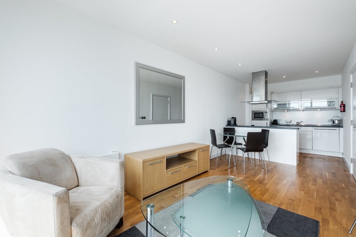 Flat Bermondsey Wall West in Greater London