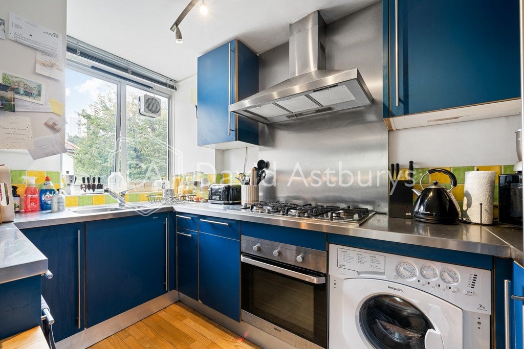 Flat Courtside in Greater London