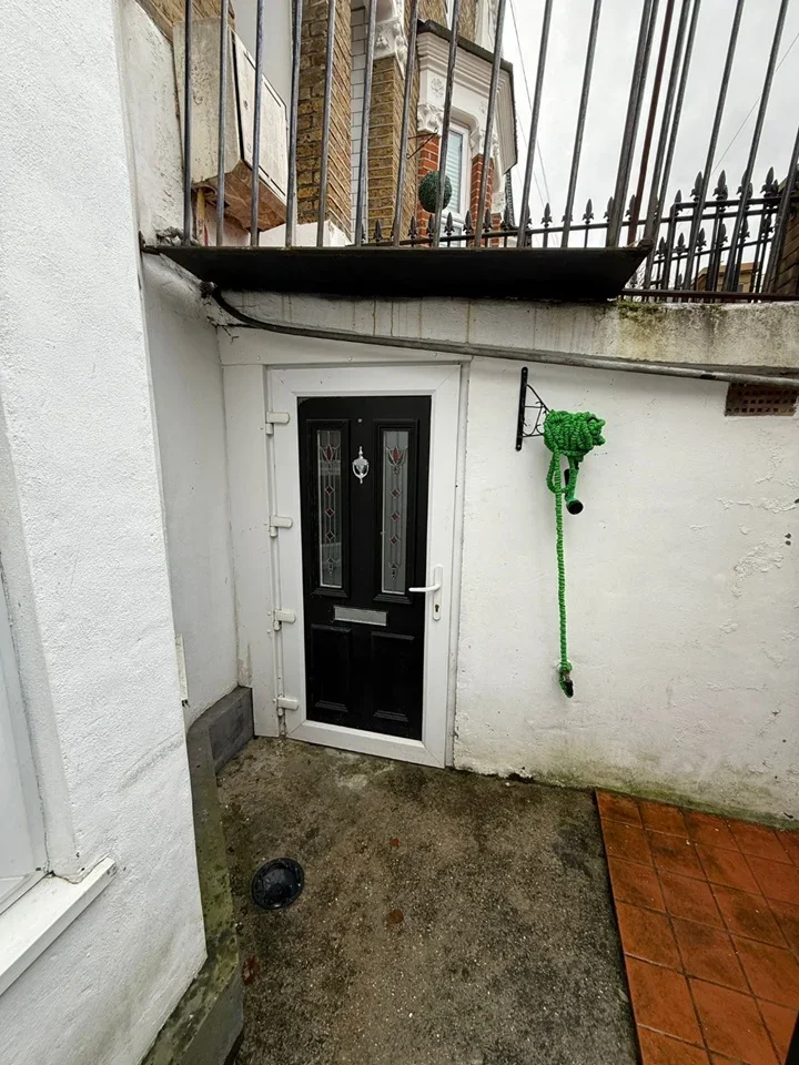 Flat Studley Road in Greater London