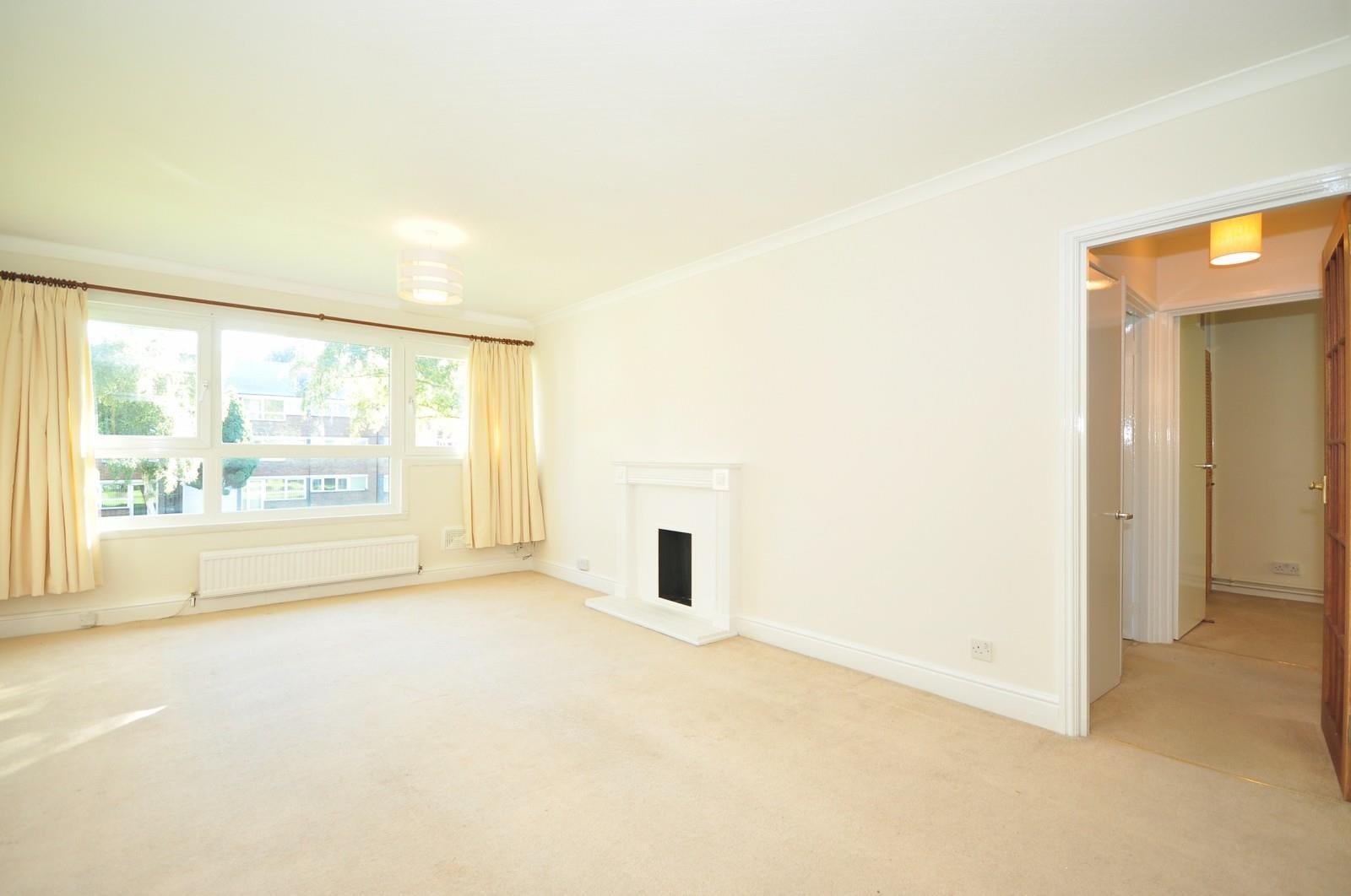 Flat Wellesley Road in London