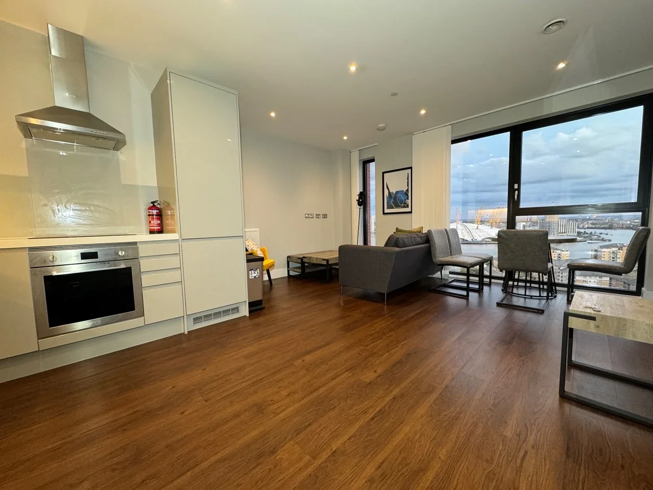Flat Silvocea Way in Greater London