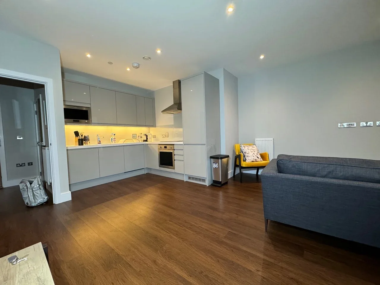 Flat Silvocea Way in Greater London