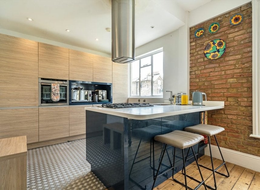 Flat Tyrwhitt Road in Greater London