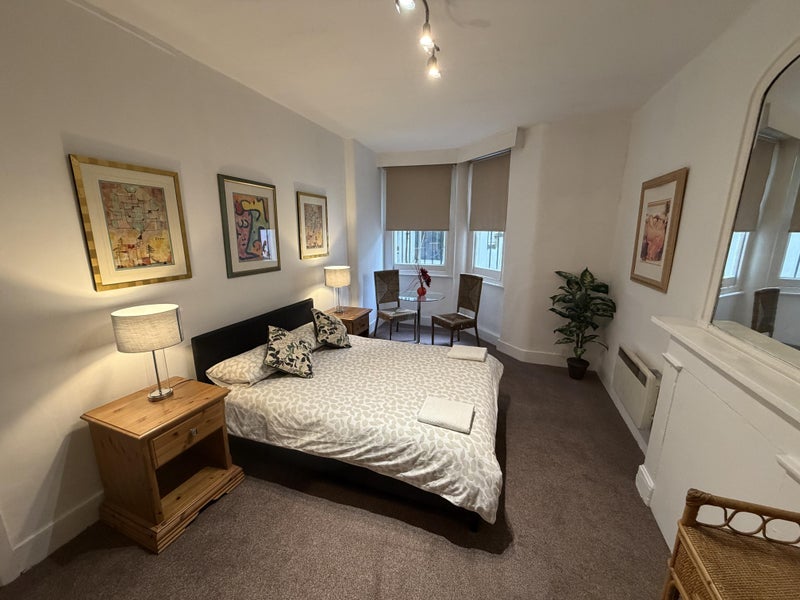 Room Courtfield Gardens in Greater London