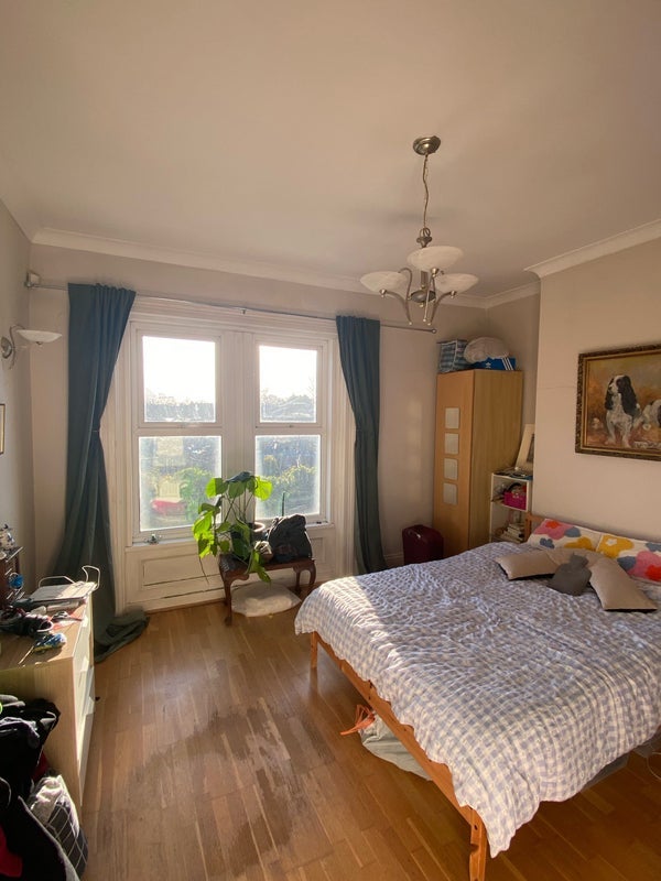 Room Ancrum Street in Newcastle upon Tyne