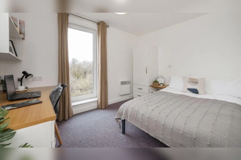Room Blackfriars Road in Salford