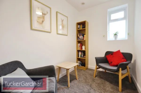 Room Vicarage Avenue in South Cambridgeshire