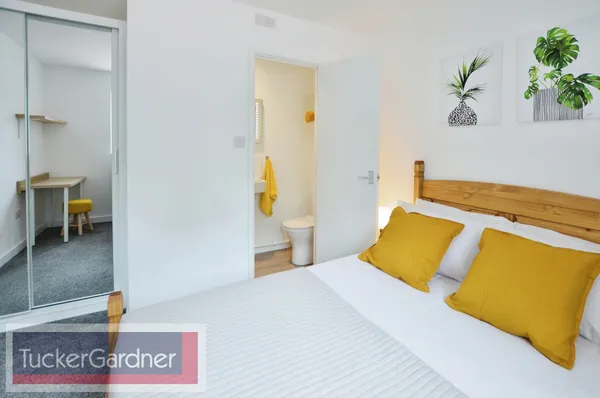 Room Vicarage Avenue in South Cambridgeshire