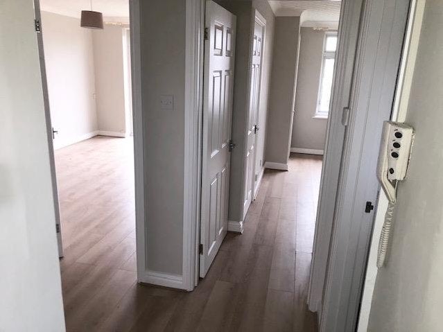 Flat Merridale Court in Wolverhampton