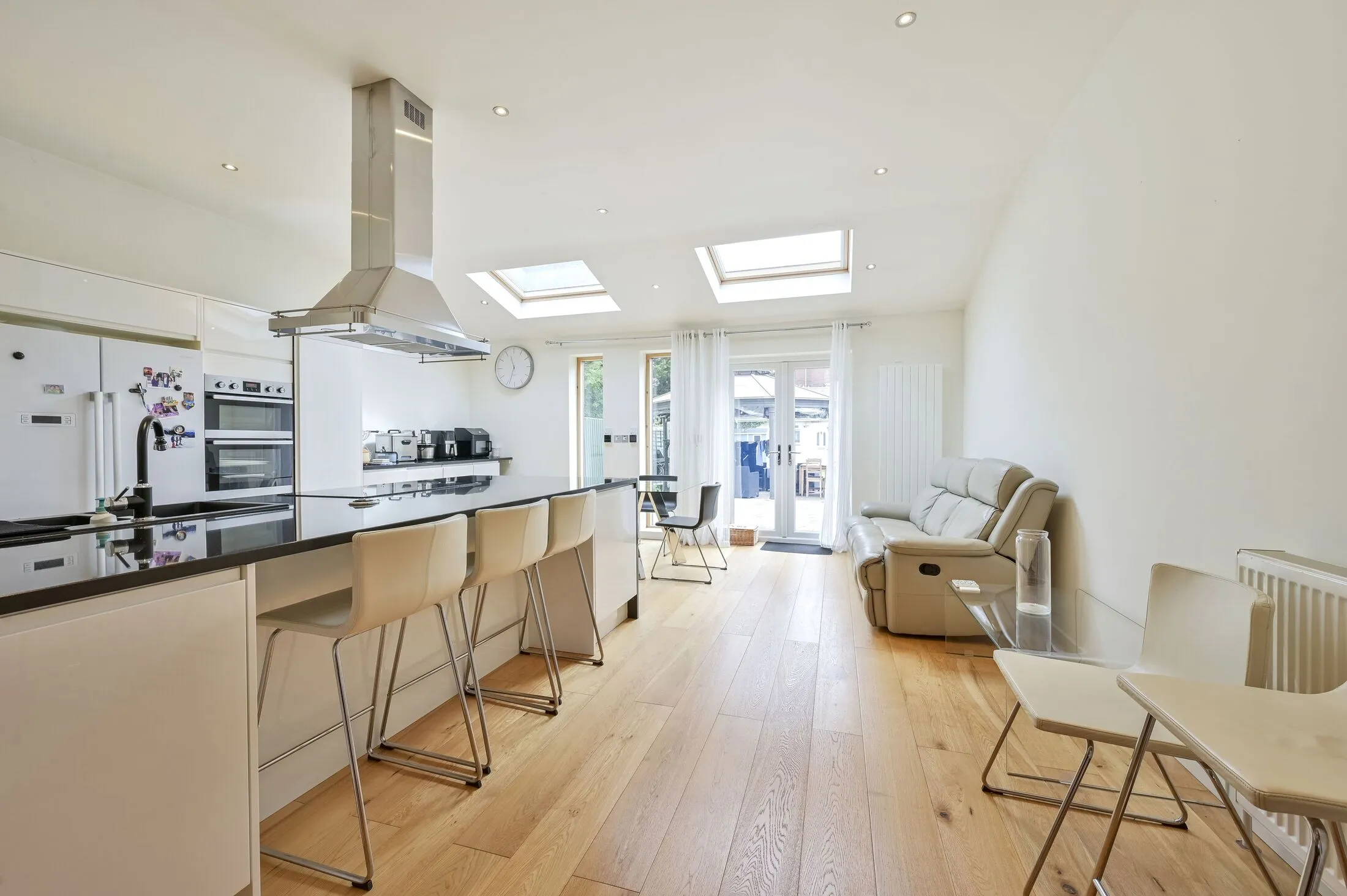 House Windermere Avenue in Greater London