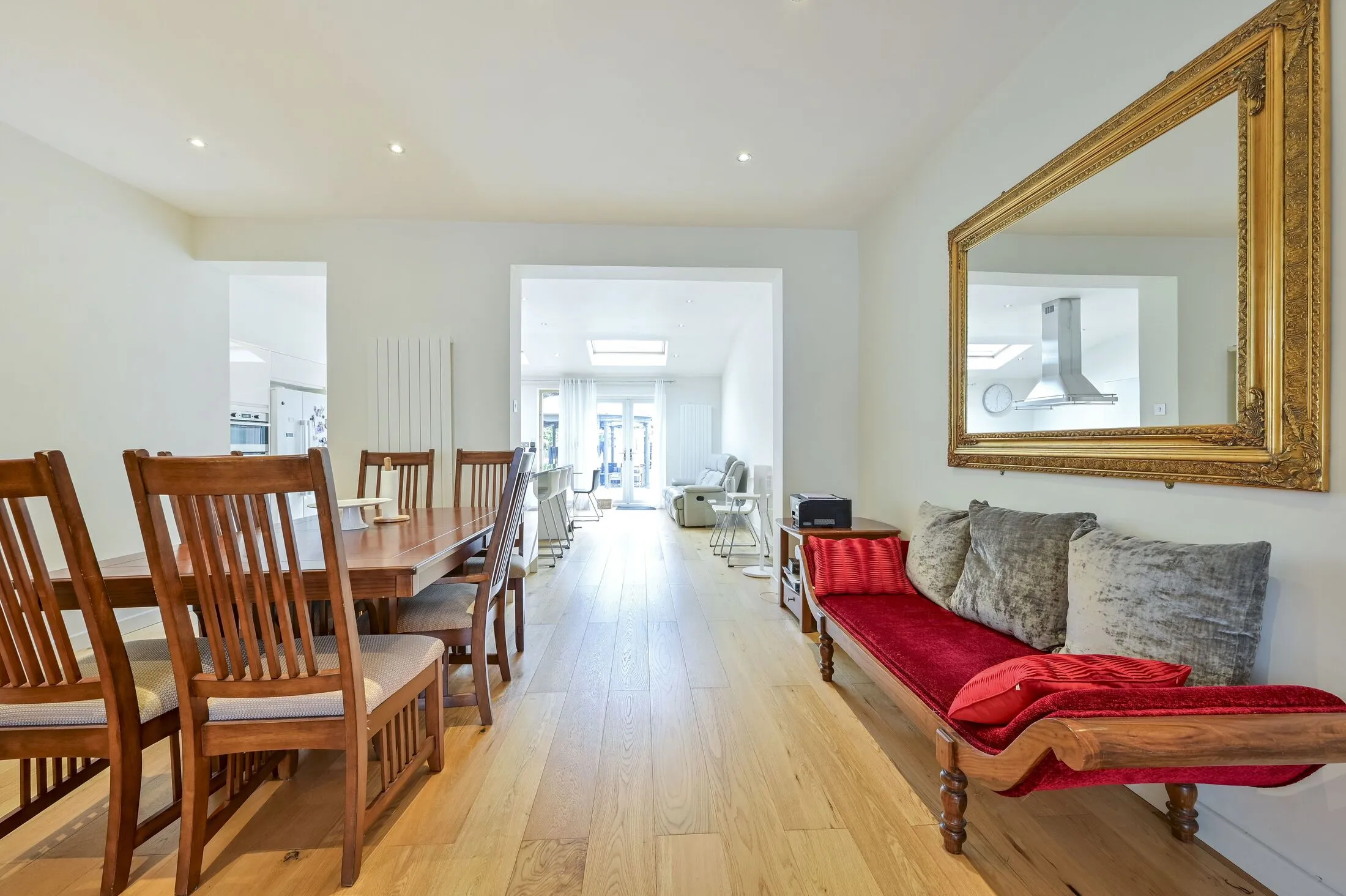House Windermere Avenue in Greater London
