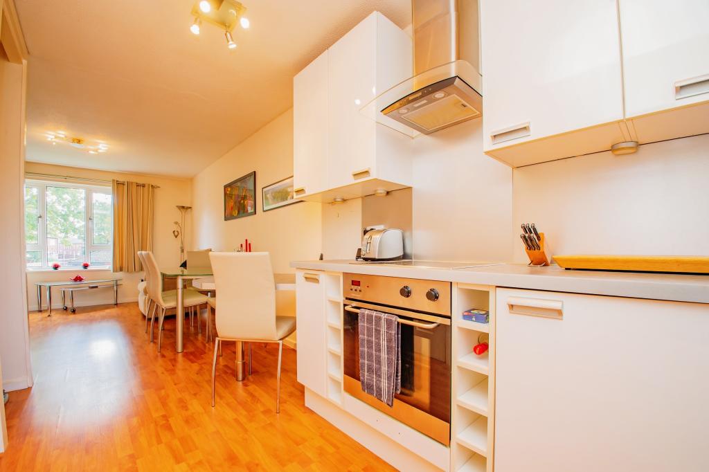 Flat Delphi Avenue in Salford