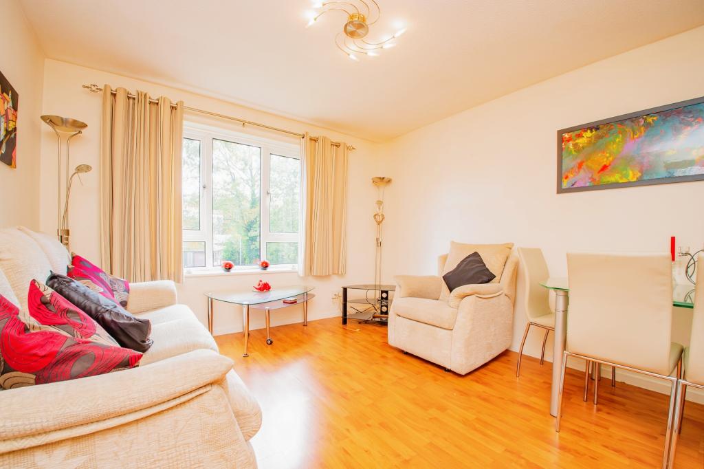 Flat Delphi Avenue in Salford