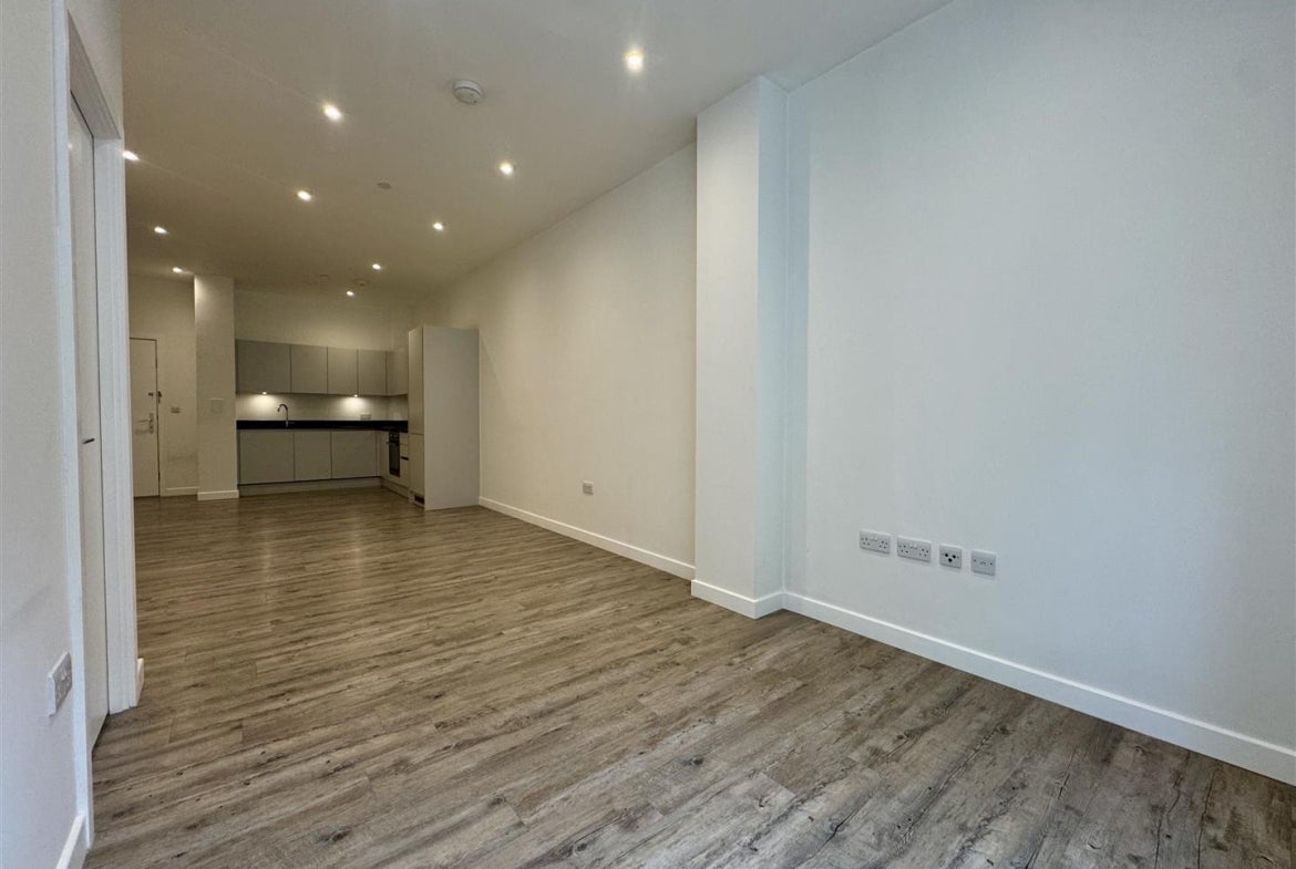 Flat London Road in Borough of Spelthorne